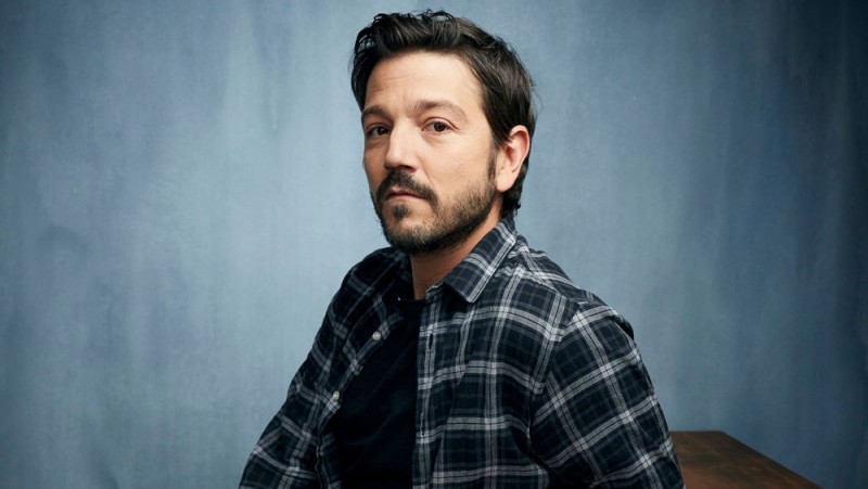 Diego Luna despre De ce a fost nevoie de „luni de zile” pentru a semna pentru „Narcos: Mexic”