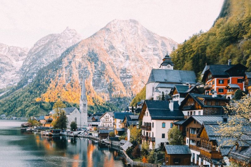 Hallstatt: Bijuteria lacurilor austriece