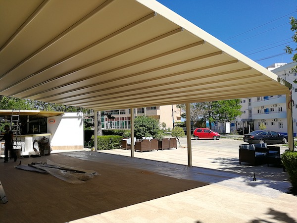 pergola retractabila metalica aluminiu