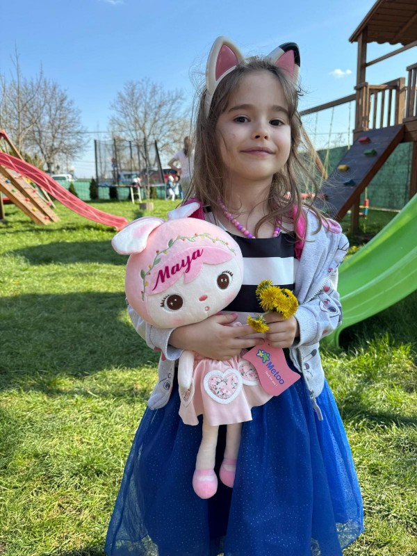Secretul din spatele unei papusi personalizate: De ce numele face diferenta?